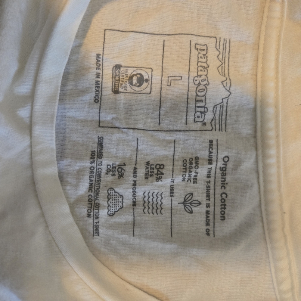 Patagonia White T-Shirt - Picture 4 of 7